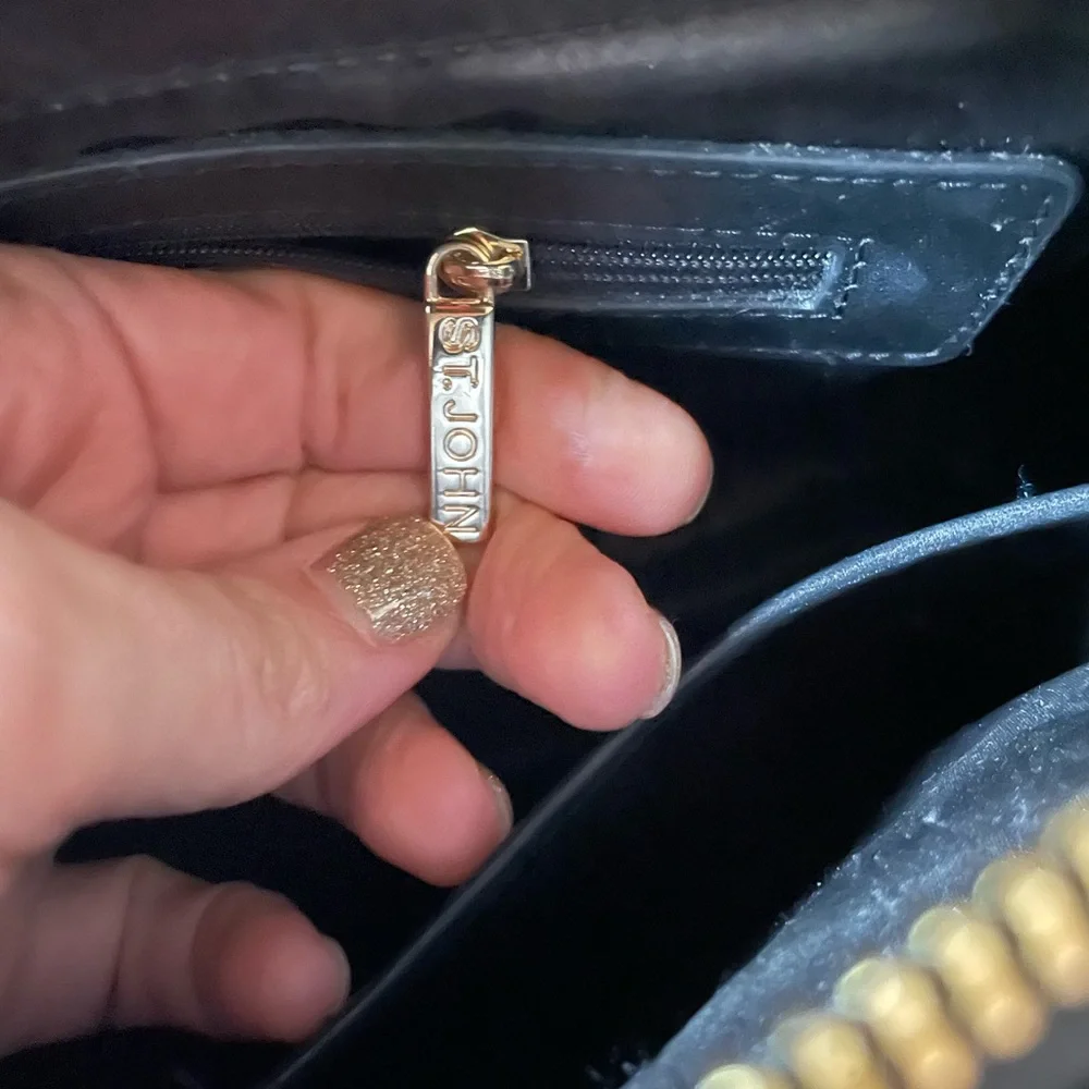 NWT St John Knits Quilted Leather Handbag top Handel,cross body strap Authentic - Picture 9 of 16